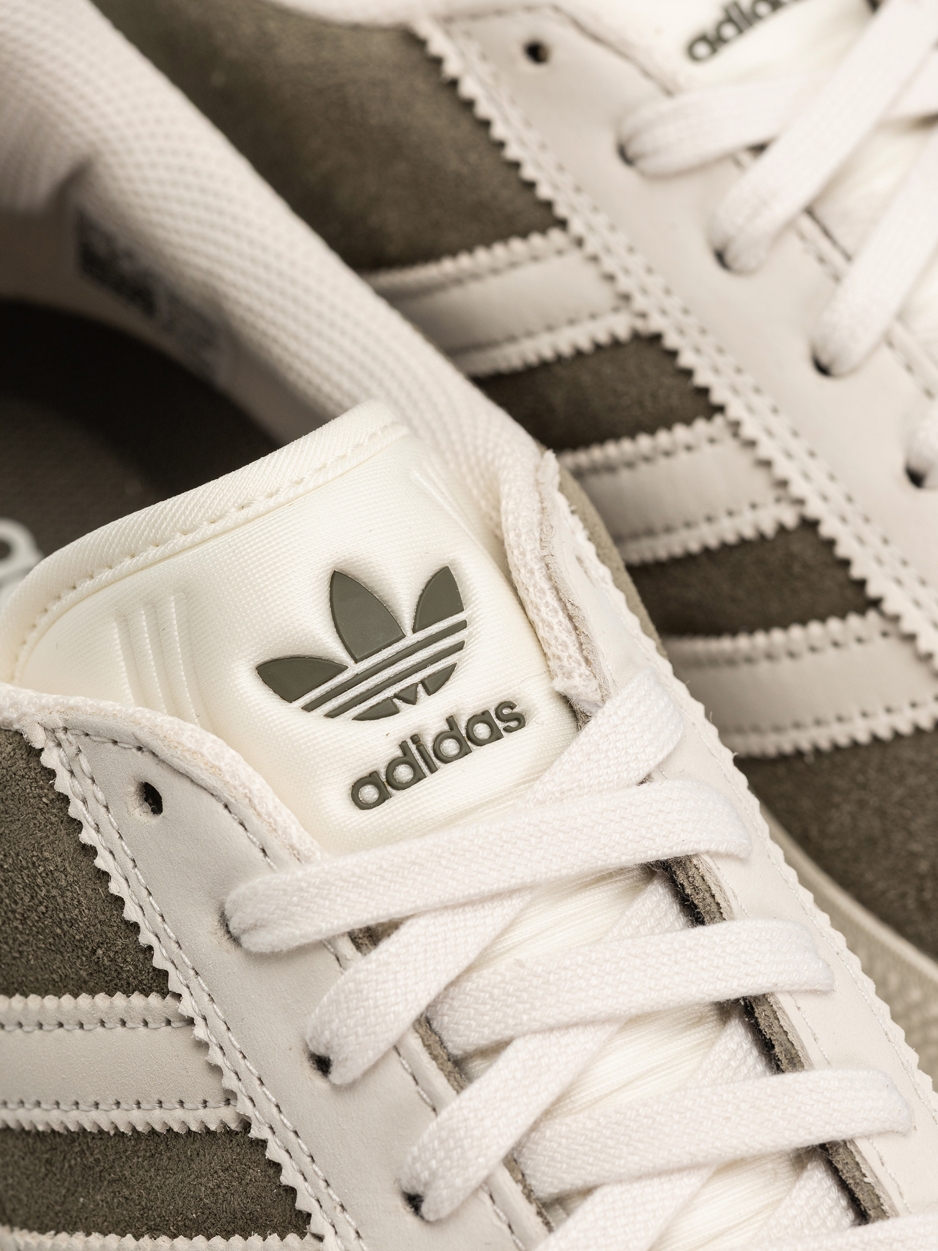 Topánky adidas Gazelle Adv (olistr/cwhite/goldmt)