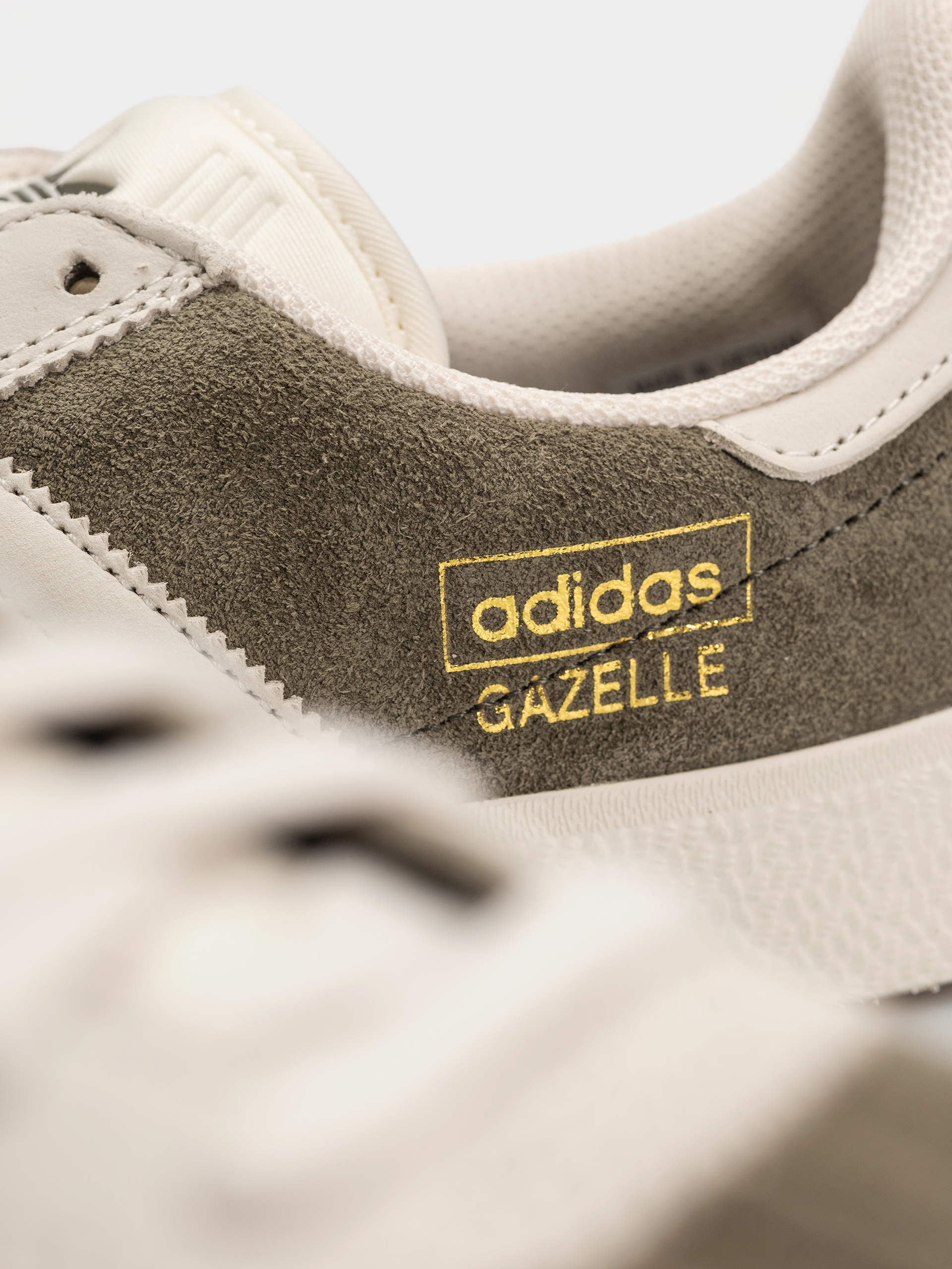 Topánky adidas Gazelle Adv (olistr/cwhite/goldmt)