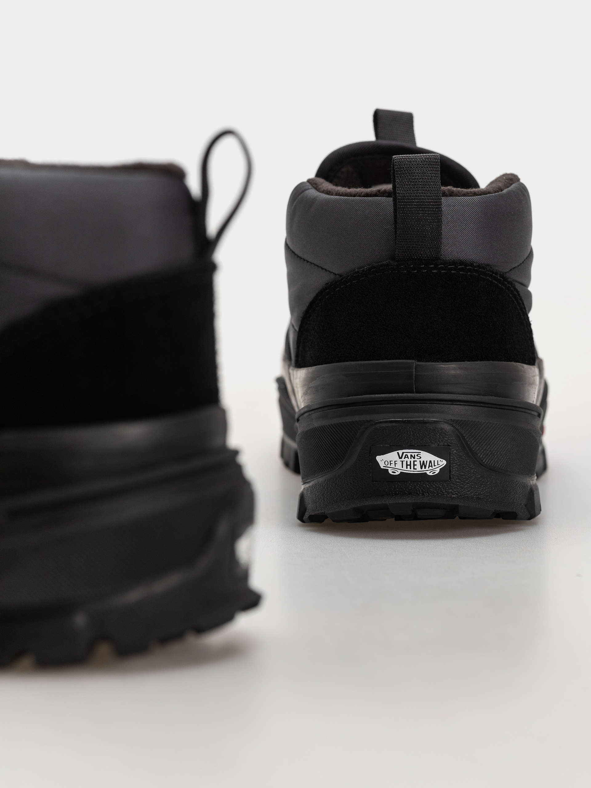 Topánky Vans Mid Slip Puff (black/black)