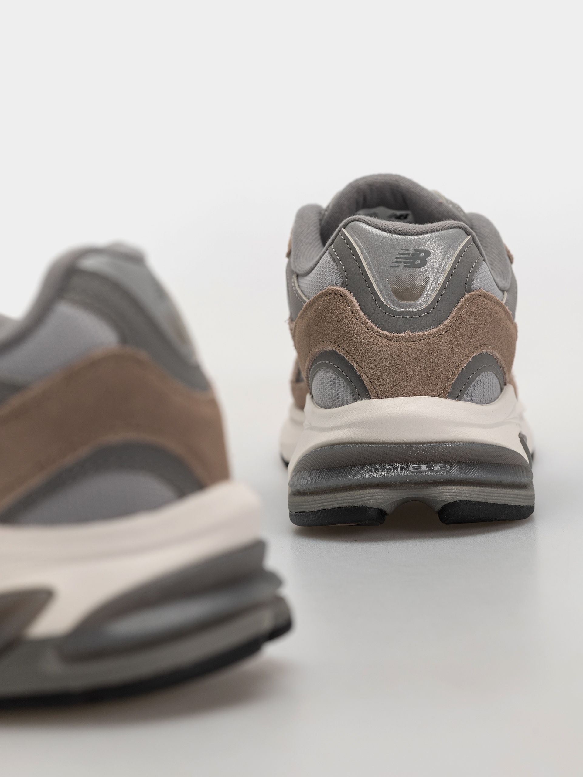 Topánky New Balance 2010 (mushroom/harbor grey)