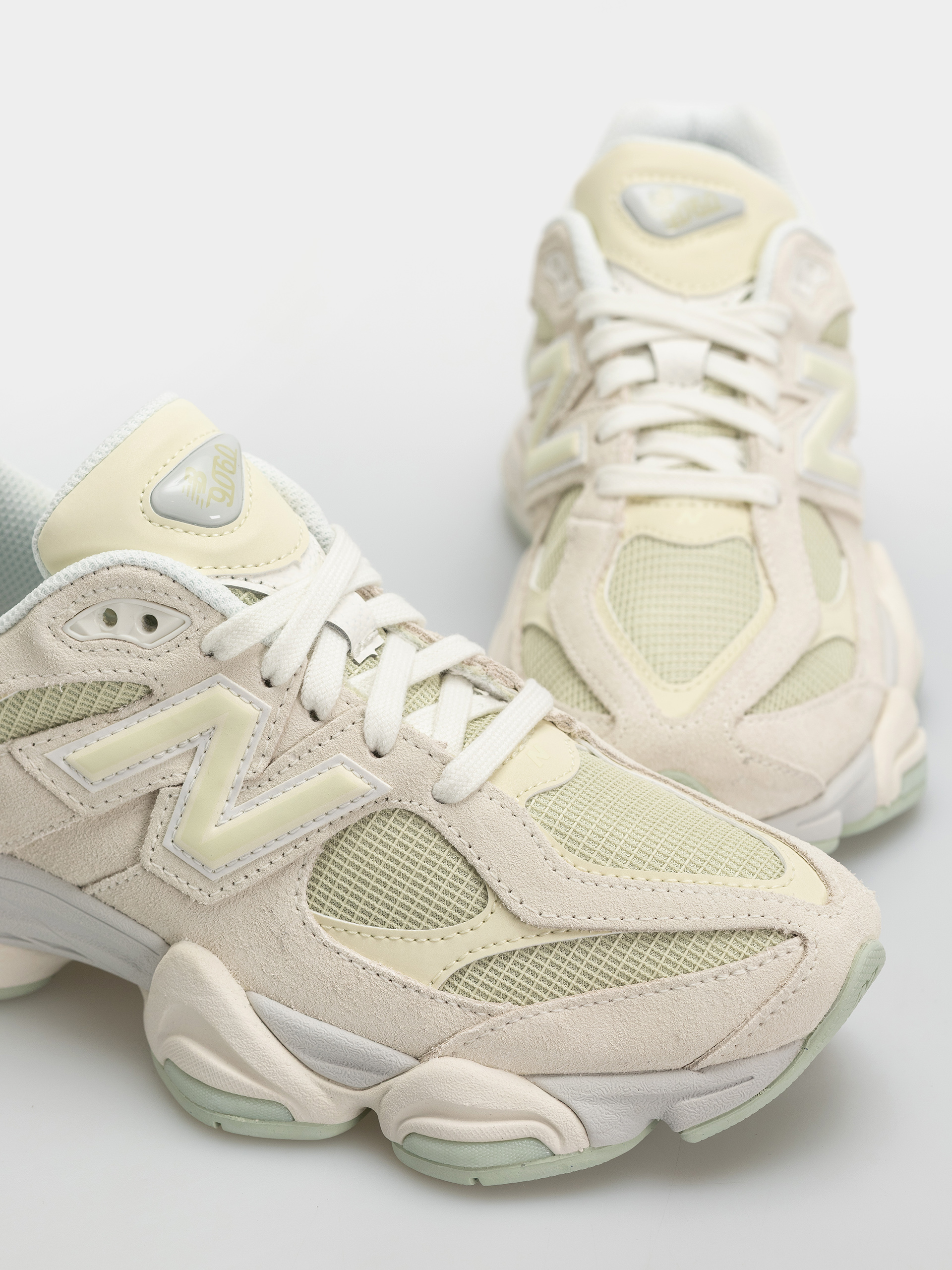 Topánky New Balance 9060 (pistachio butter/angora)