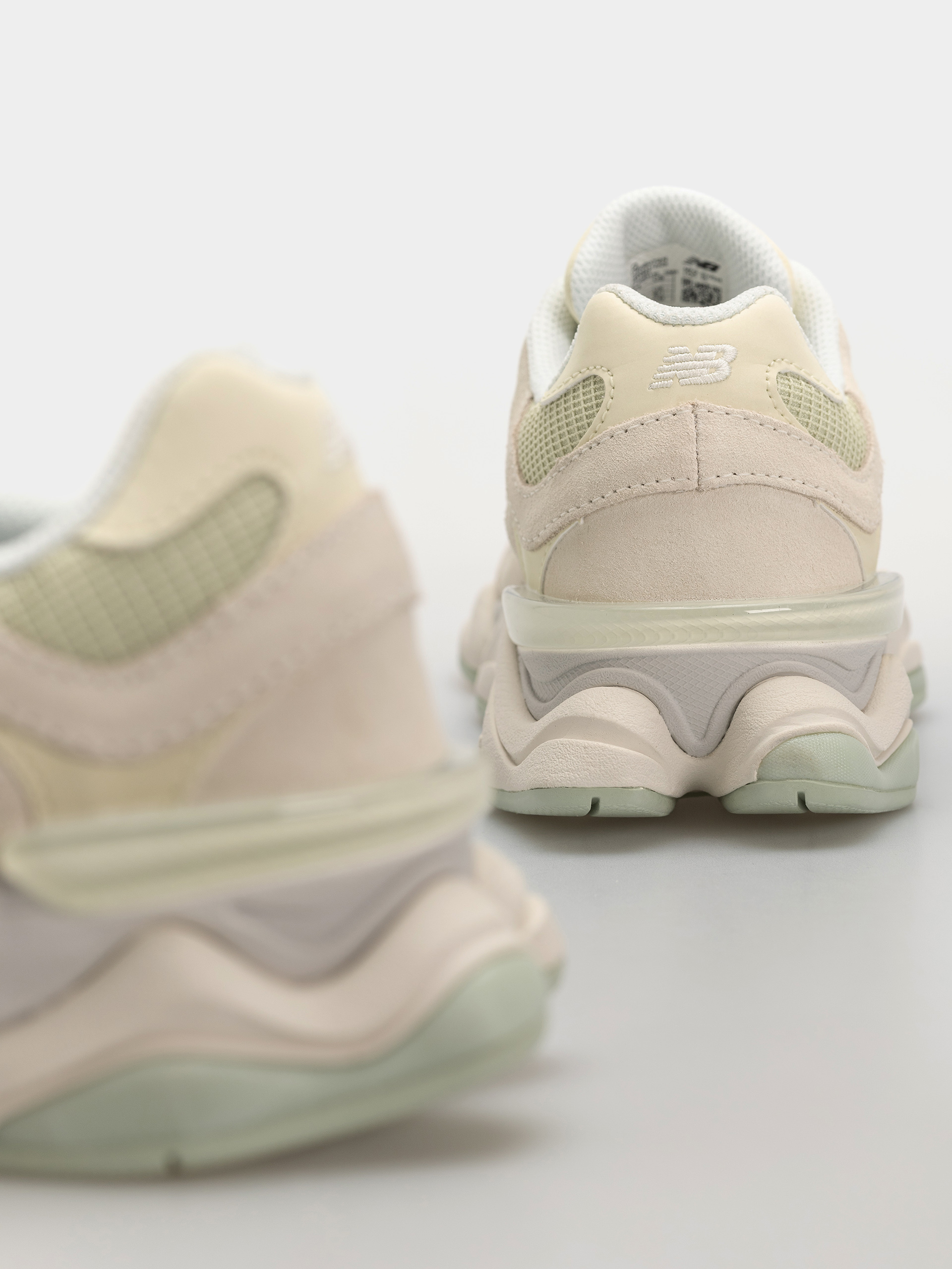 Topánky New Balance 9060 (pistachio butter/angora)