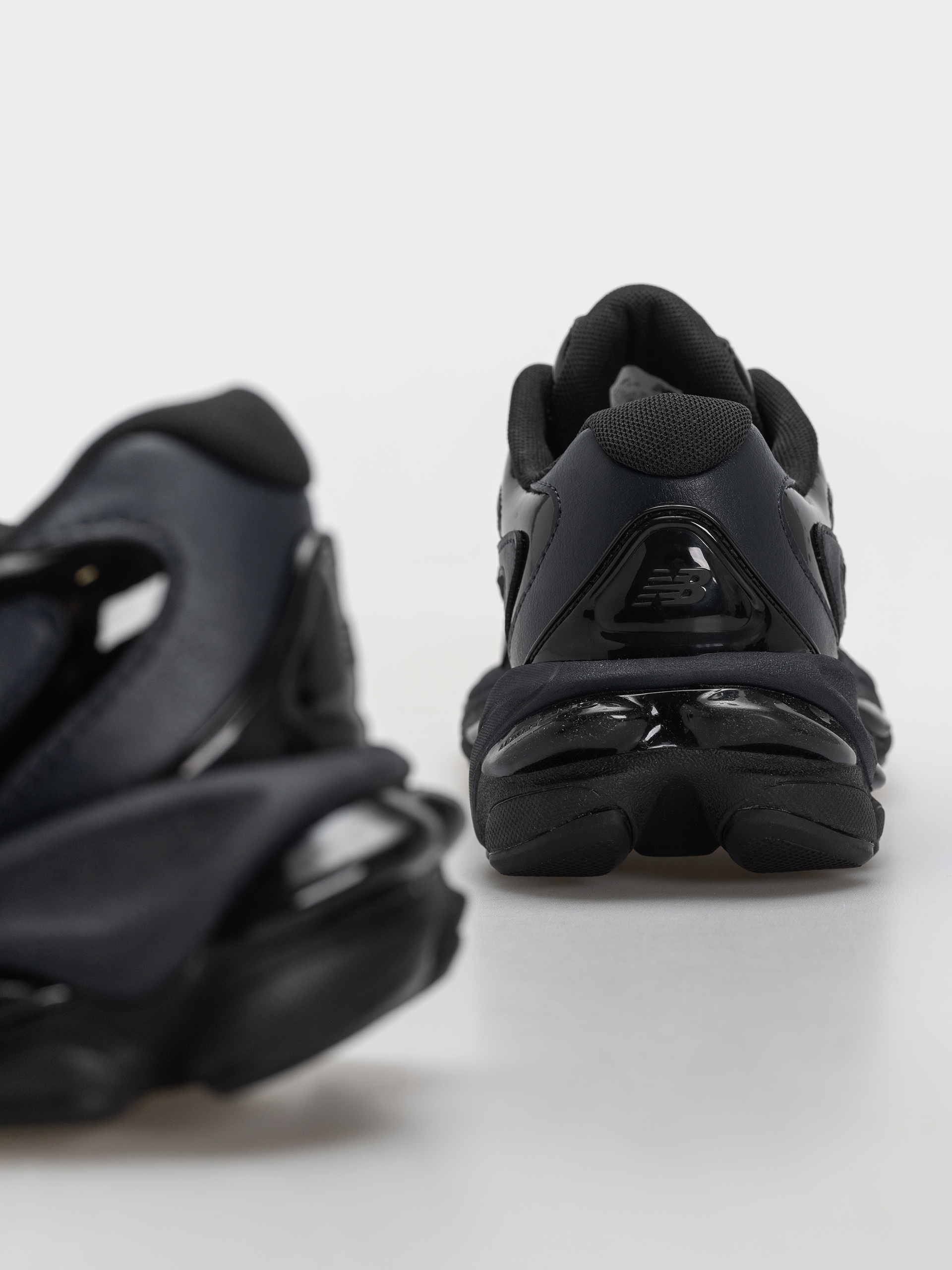 Topánky New Balance 983 (black/dark night)