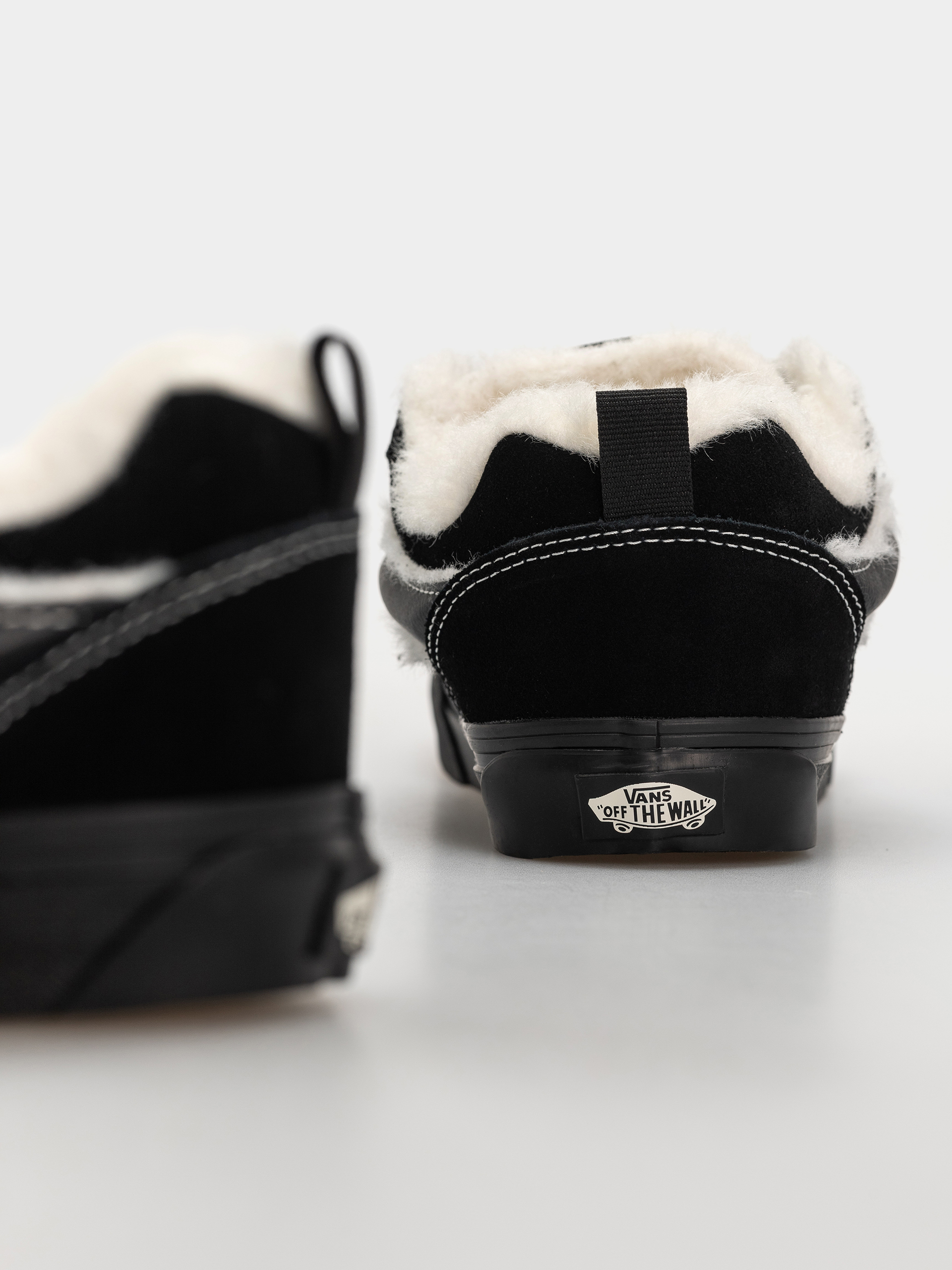 Topánky Vans Knu Skool (black)