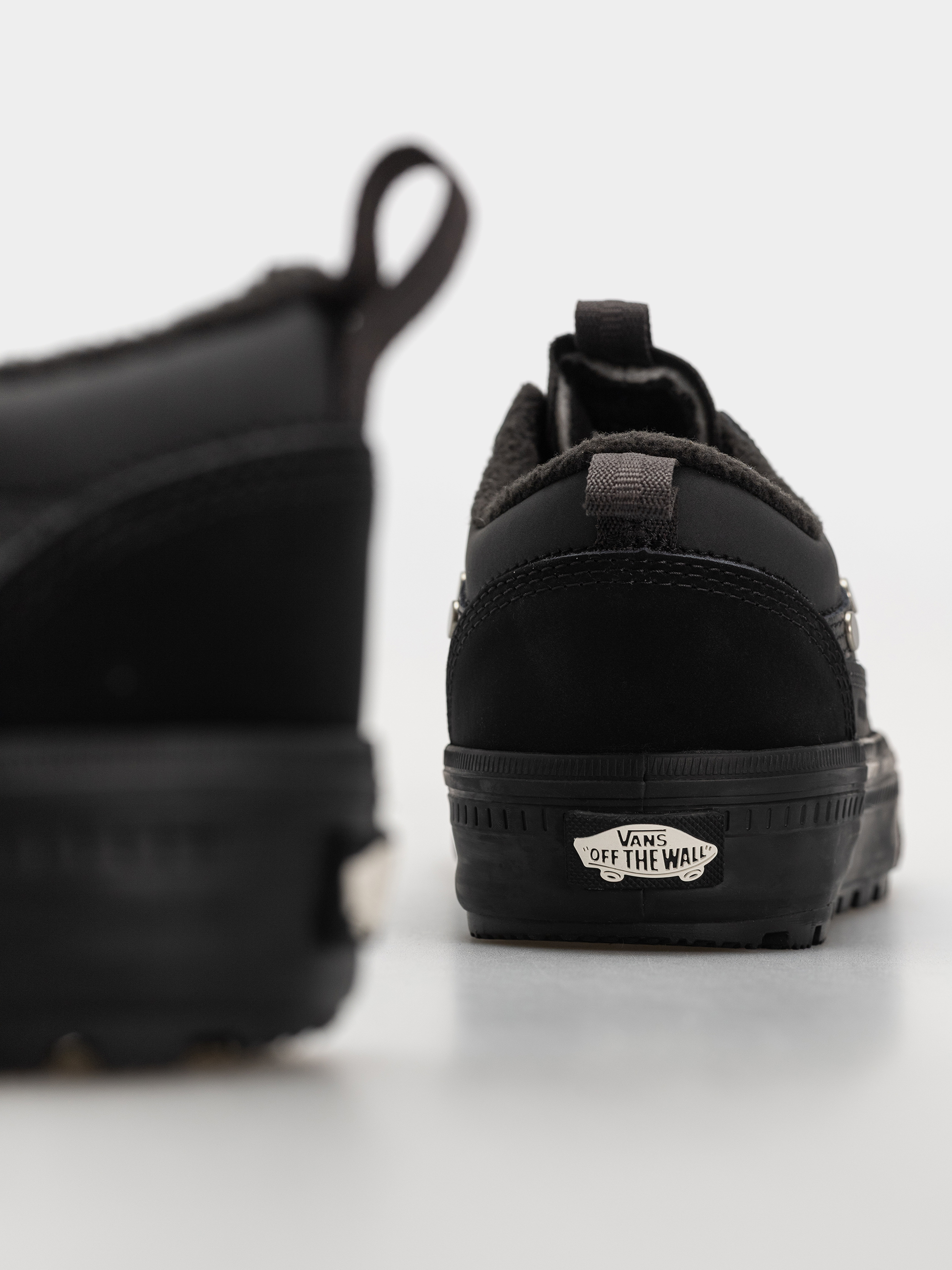 Topánky Vans Old Skool Waterproof Insulated Mte (black)