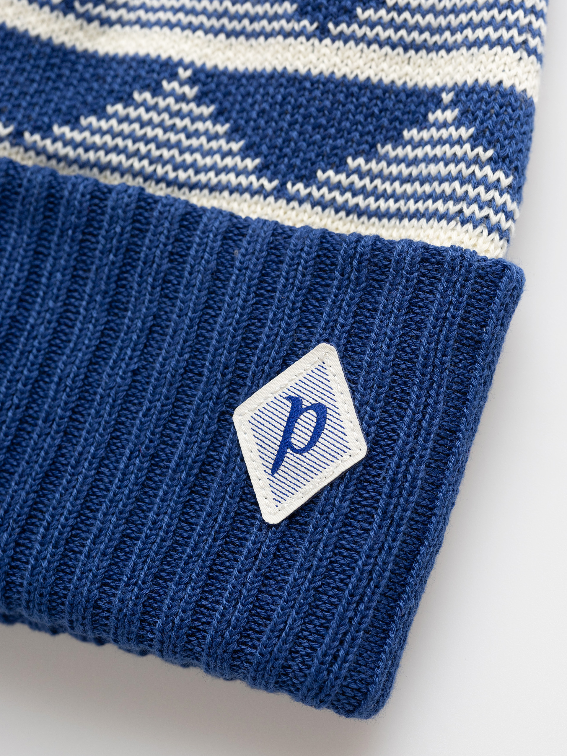 Čiapka Patagonia Powder Town (hut tripper stripe birch white)
