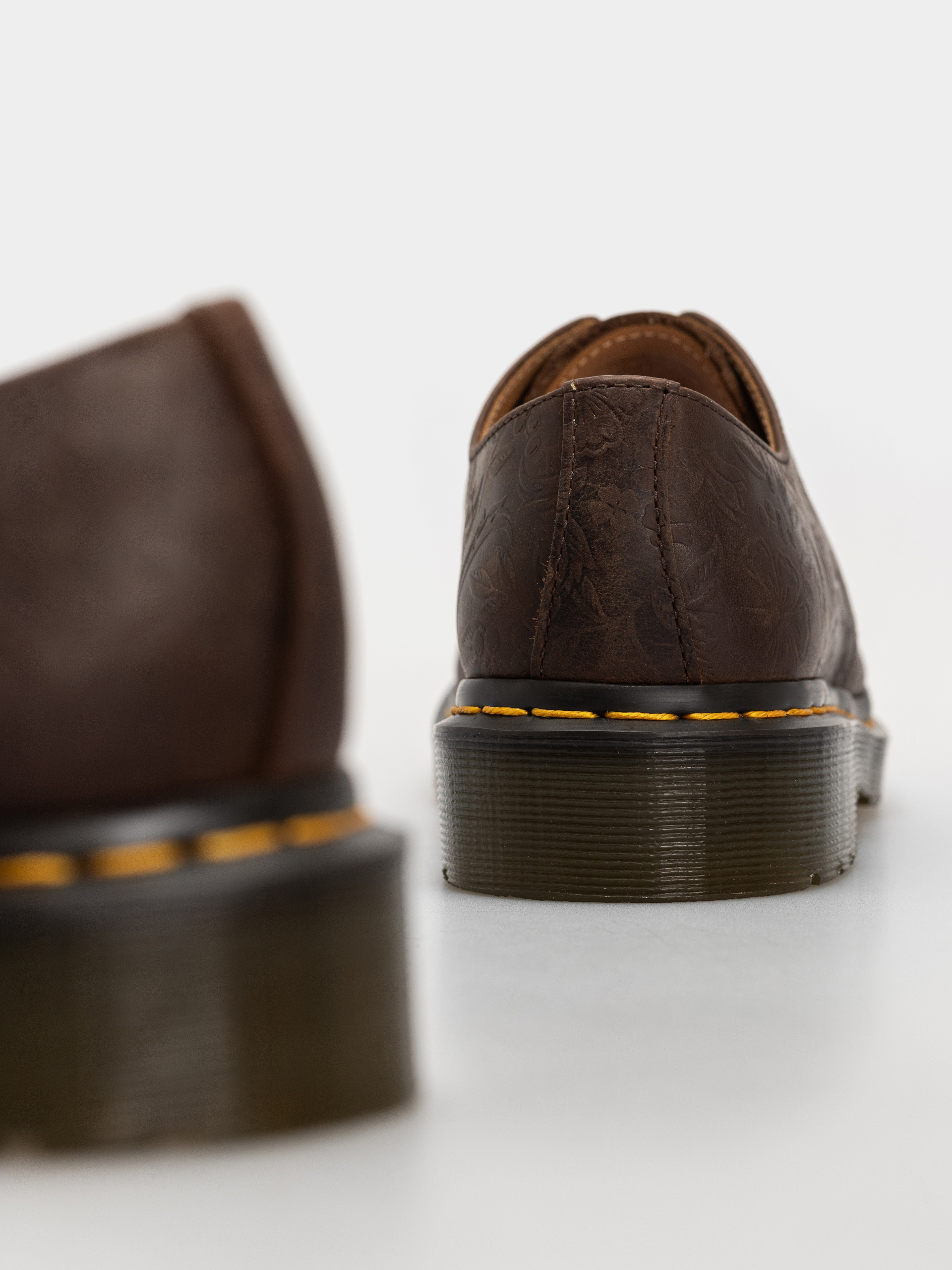 Topánky Dr. Martens 1461 Emboss Floral Wmn (dark brown)