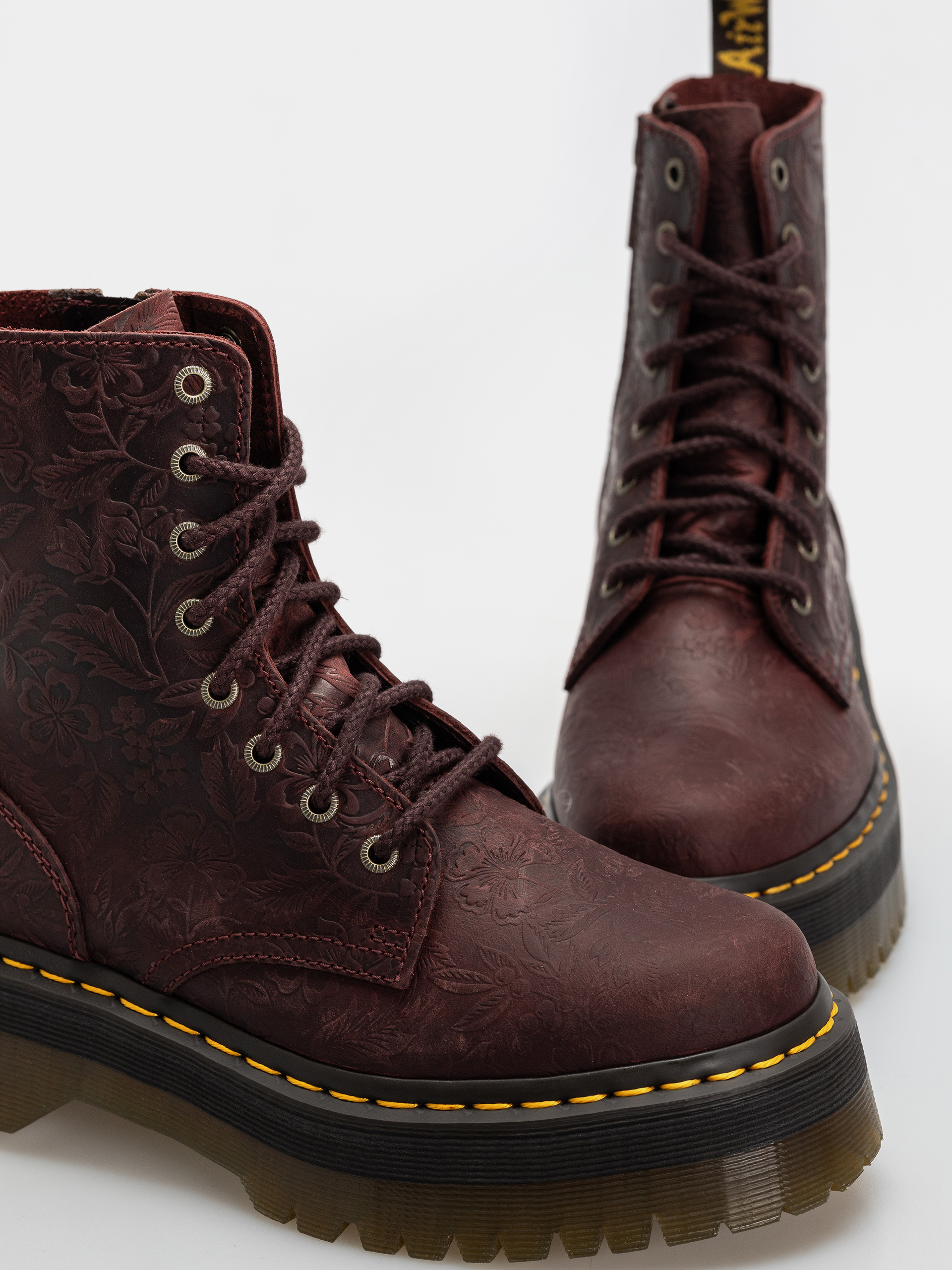 Topánky Dr. Martens Jadon Emboss Floral Wmn (cherry red)