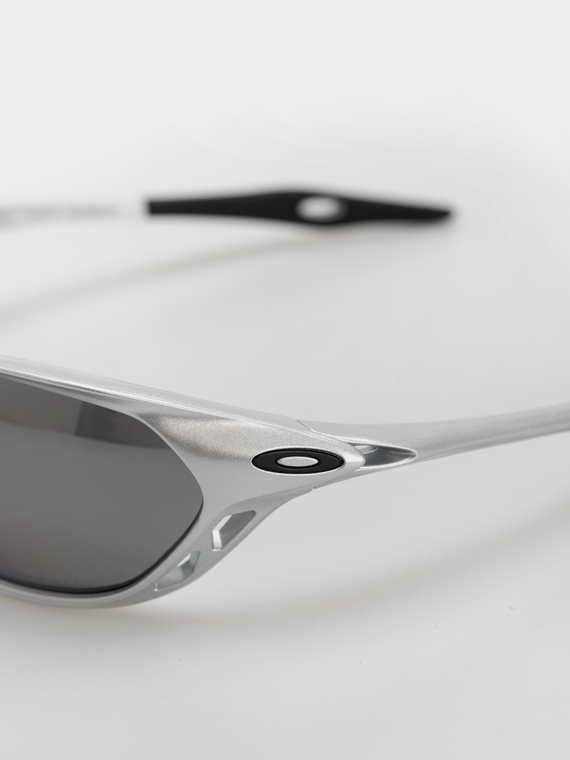 Slnečné okuliare Oakley Cage Jacket (x-silver/prizm black polarized)