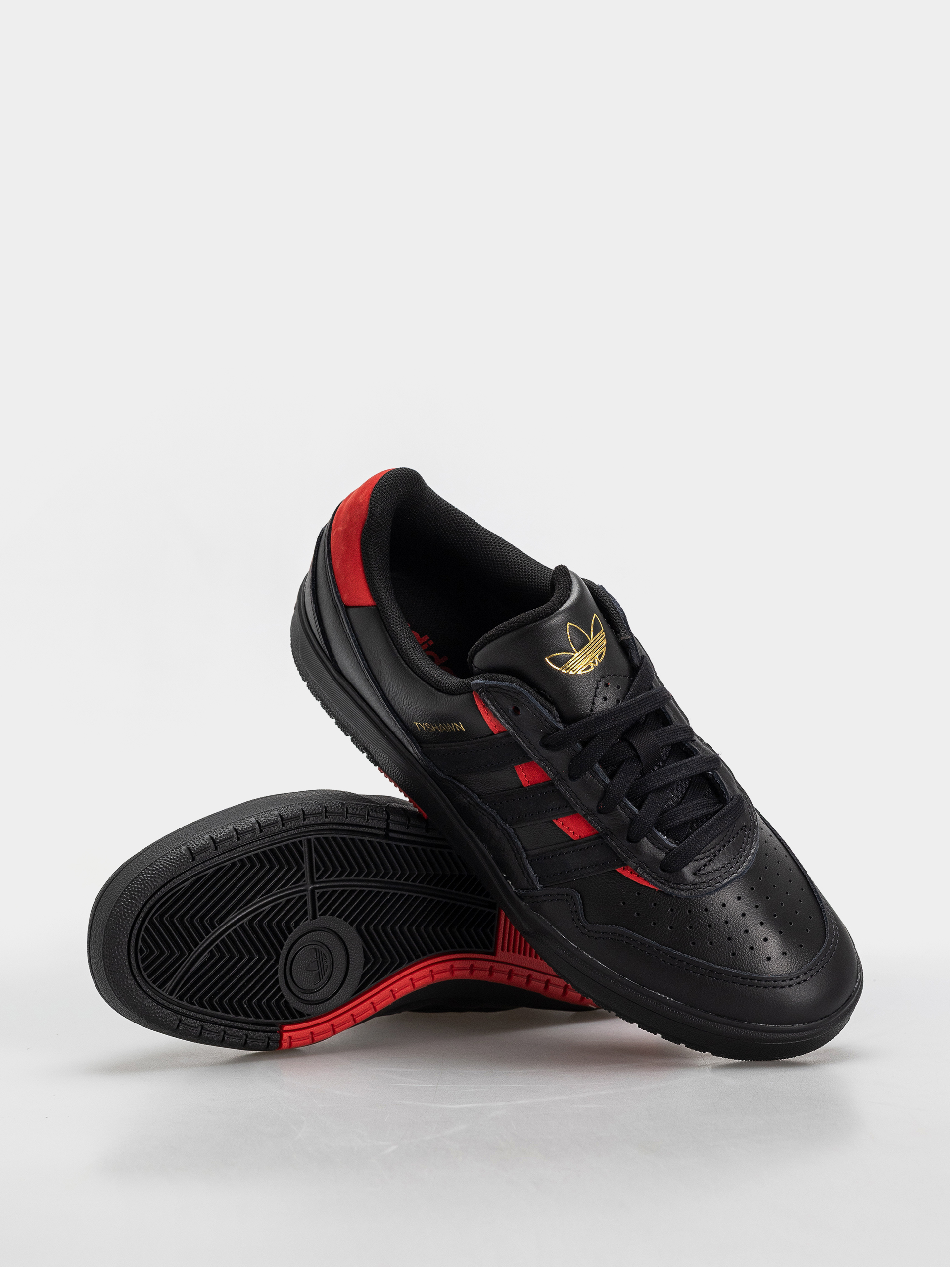 Topánky adidas Tyshawn II (cblack/cblack/betsca)