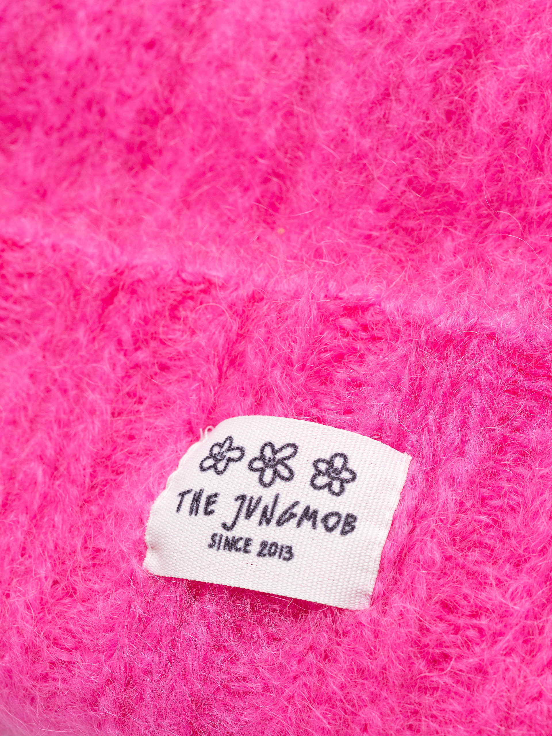 Čiapka Jungmob Moher Fluffy (electric pink)