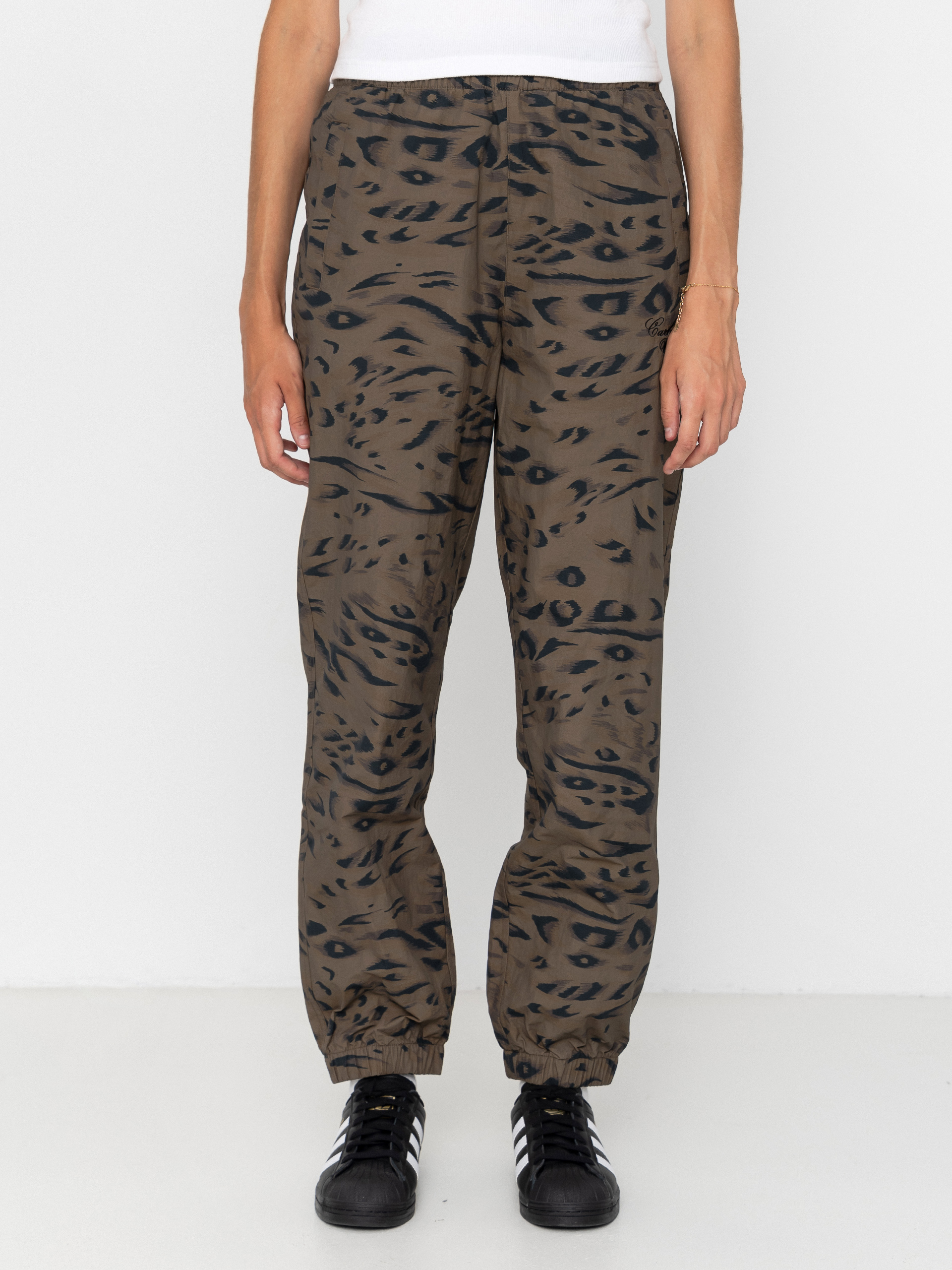Nohavice Carhartt WIP Travon Wmn (duck feather print cypress/black)