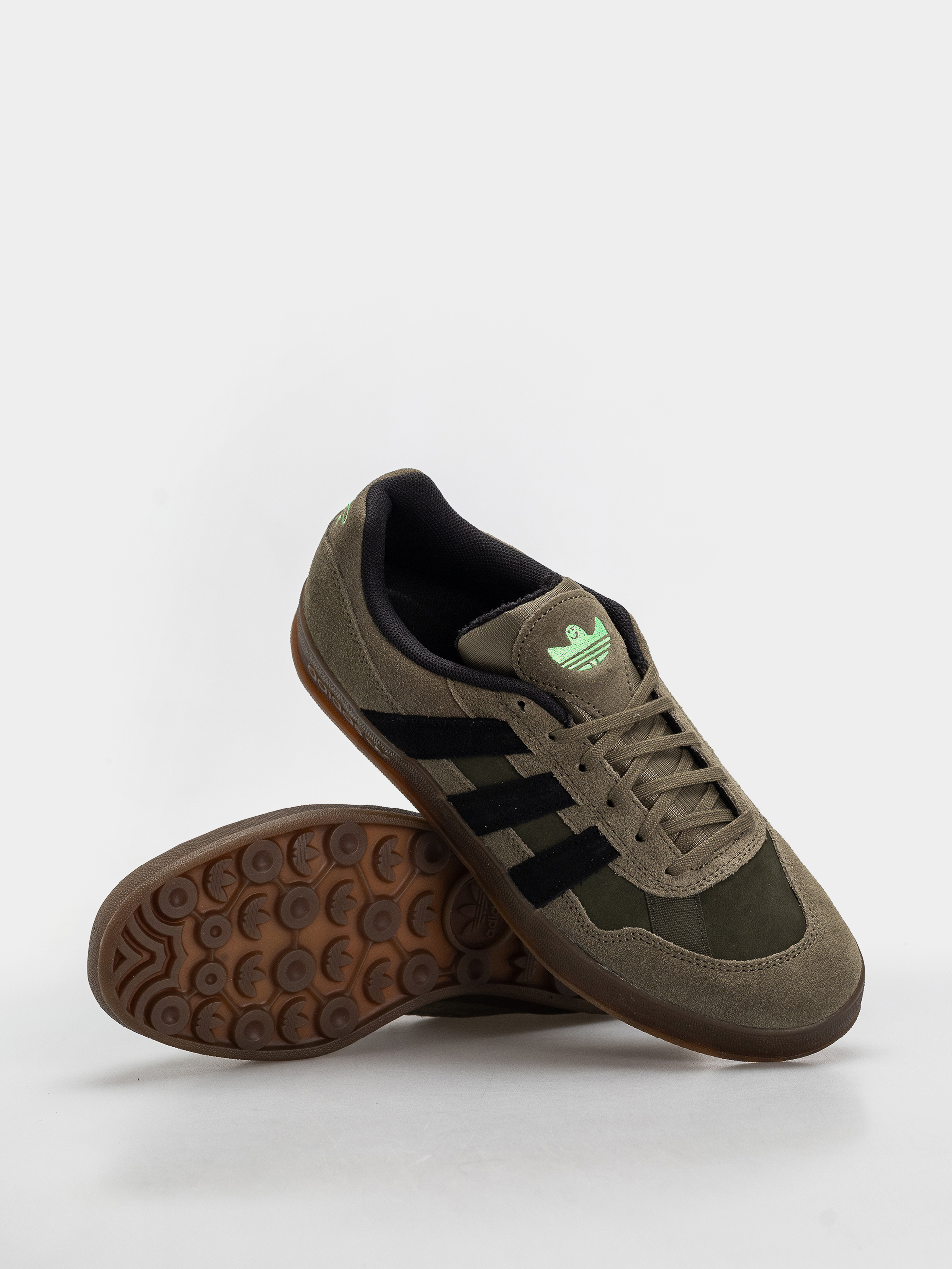 Topánky adidas Aloha Super (olistr/cblack/gum5)