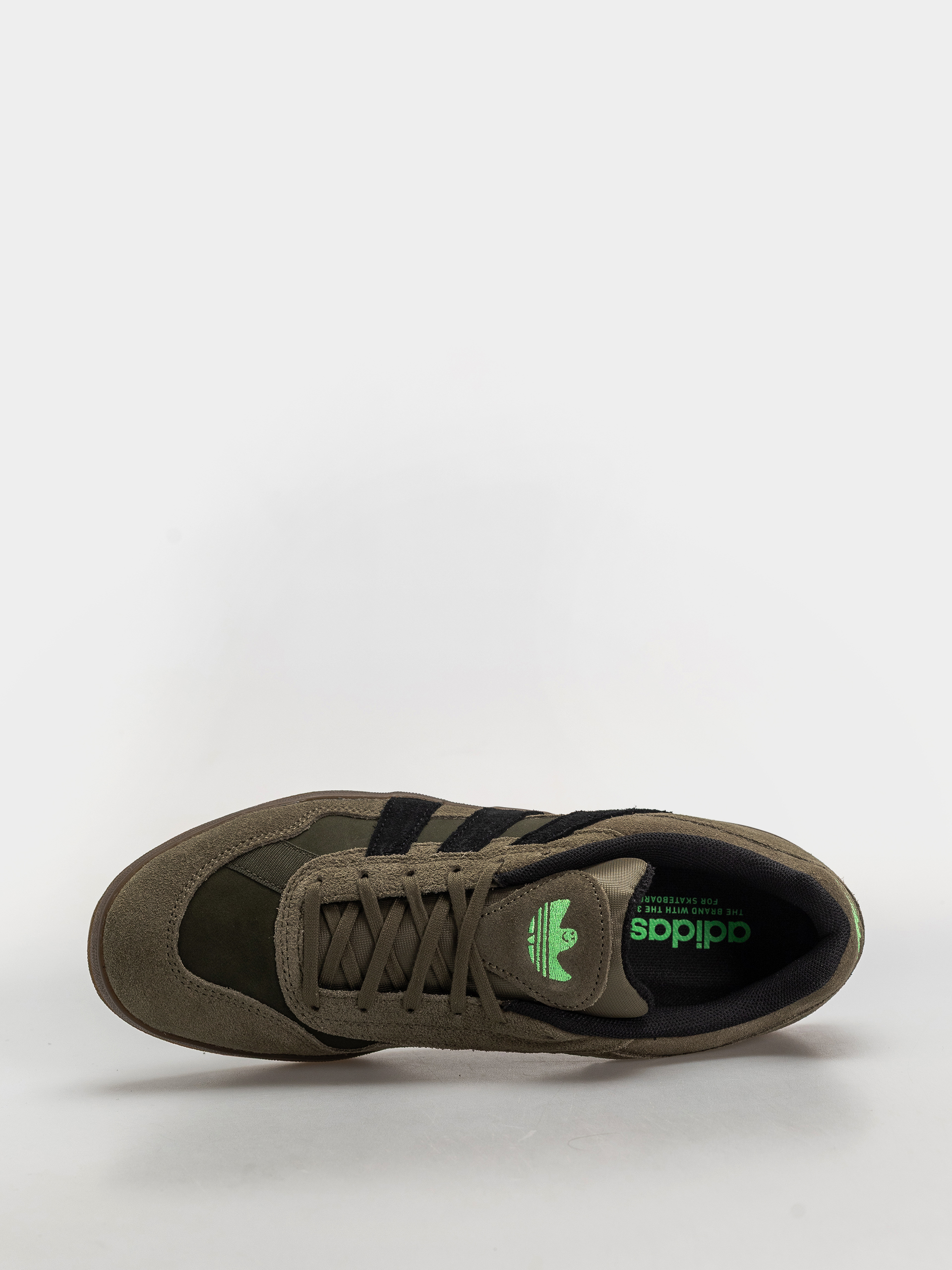Topánky adidas Aloha Super (olistr/cblack/gum5)