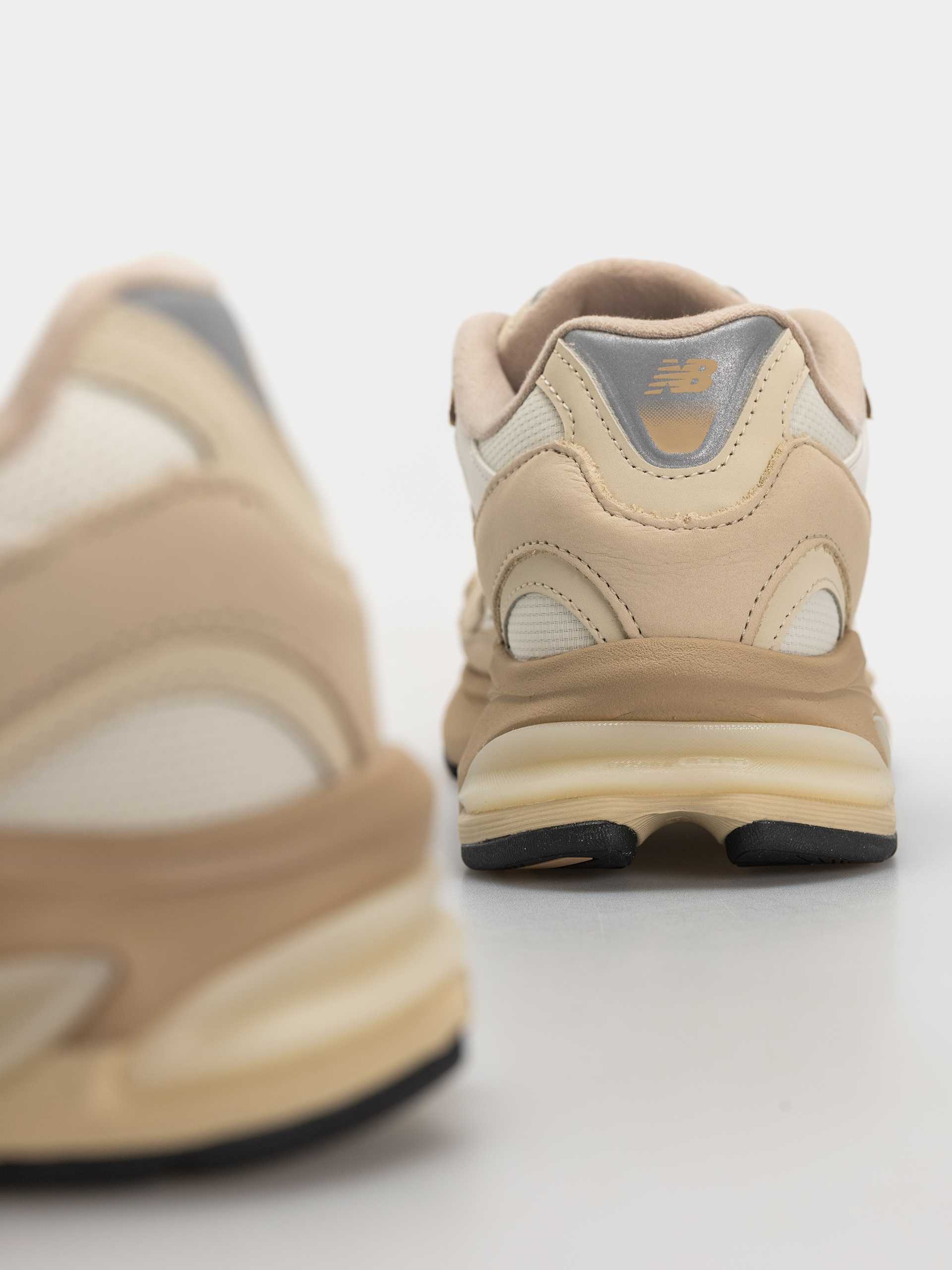 Topánky New Balance 2010 (sandstone/bone)