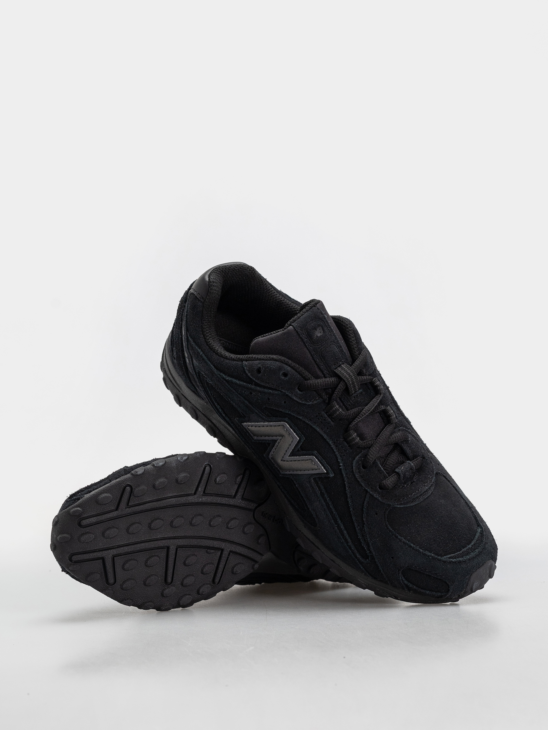 Topánky New Balance 204L (black/black cement)