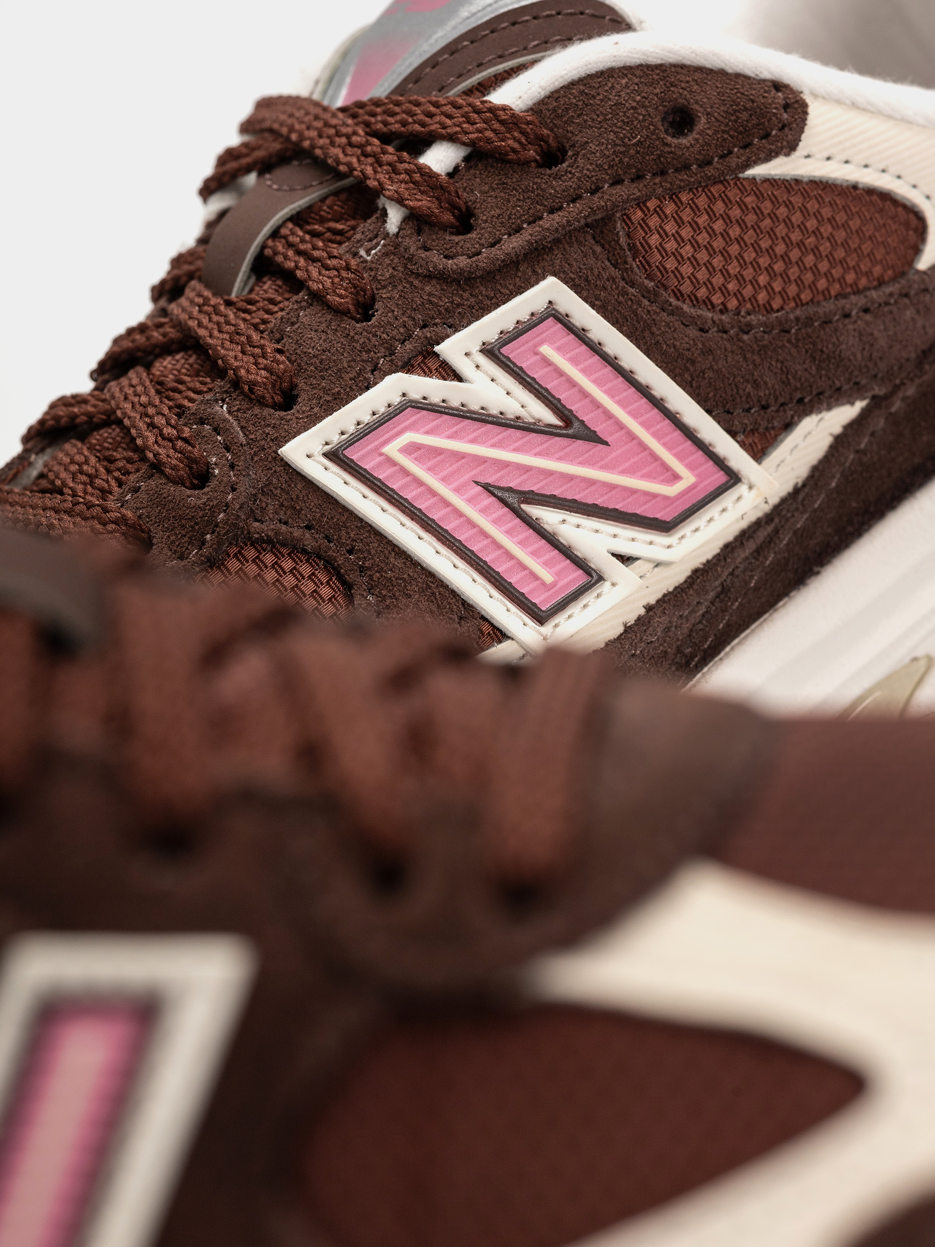 Topánky New Balance 2010 (pumpernickel/pink eraser)