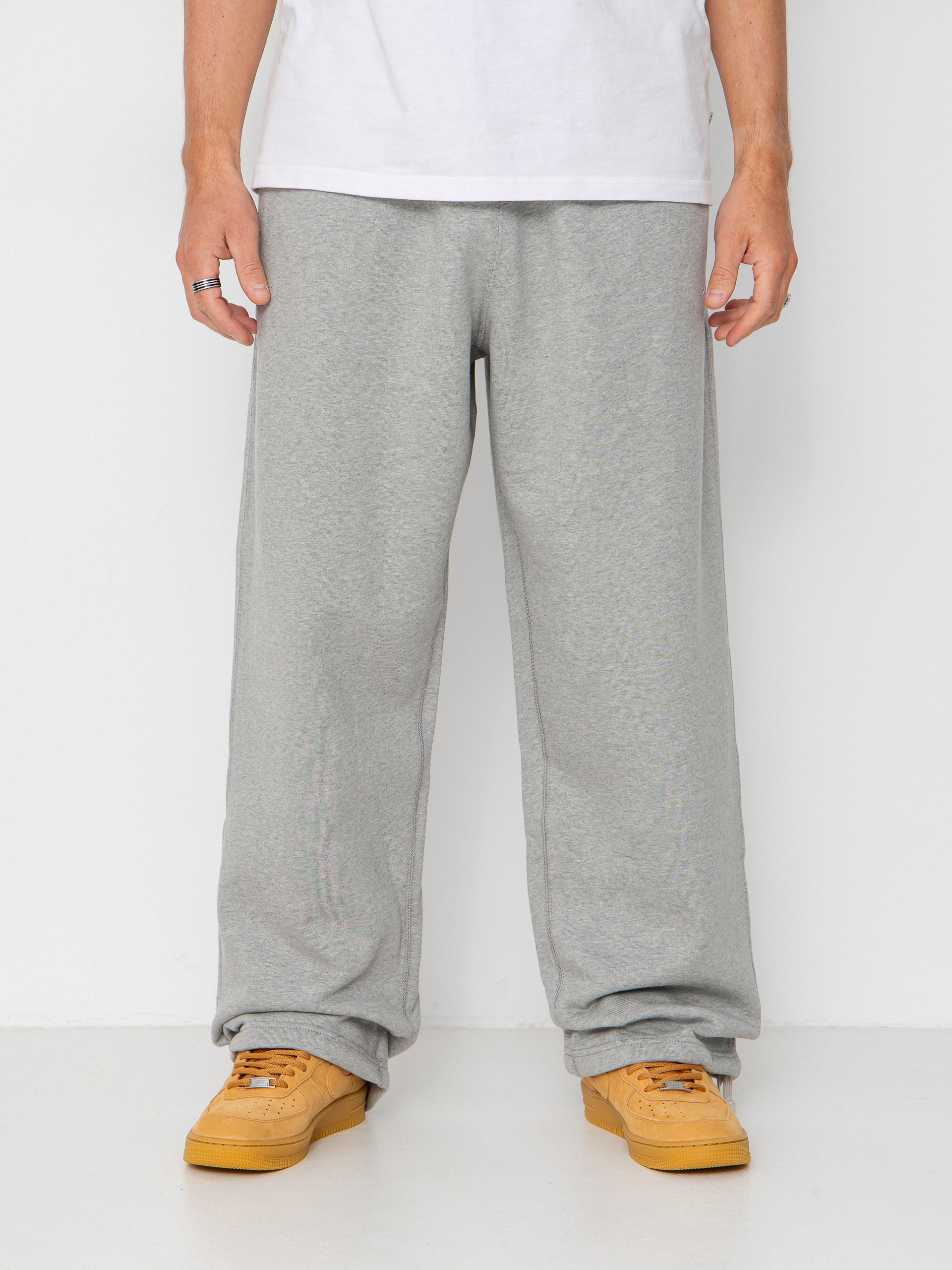 Nohavice Nike SB Solo Swoosh Loose (dk grey heather/lt smoke grey/white)