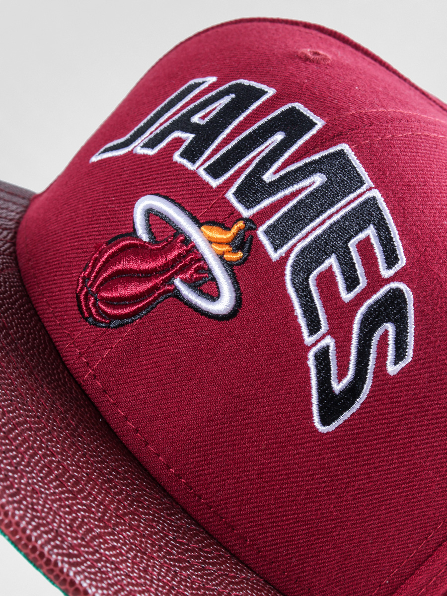 Kšiltovka  New Era NBA Players Miami Heat James ZD (burgundy)