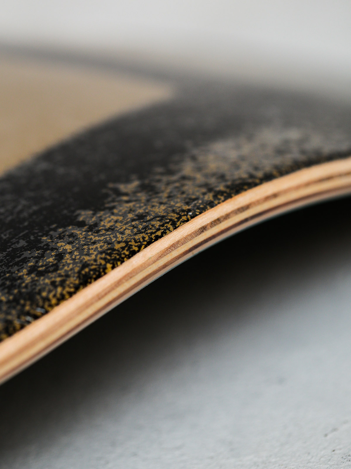 Doska DGK Price Point (black/gold)