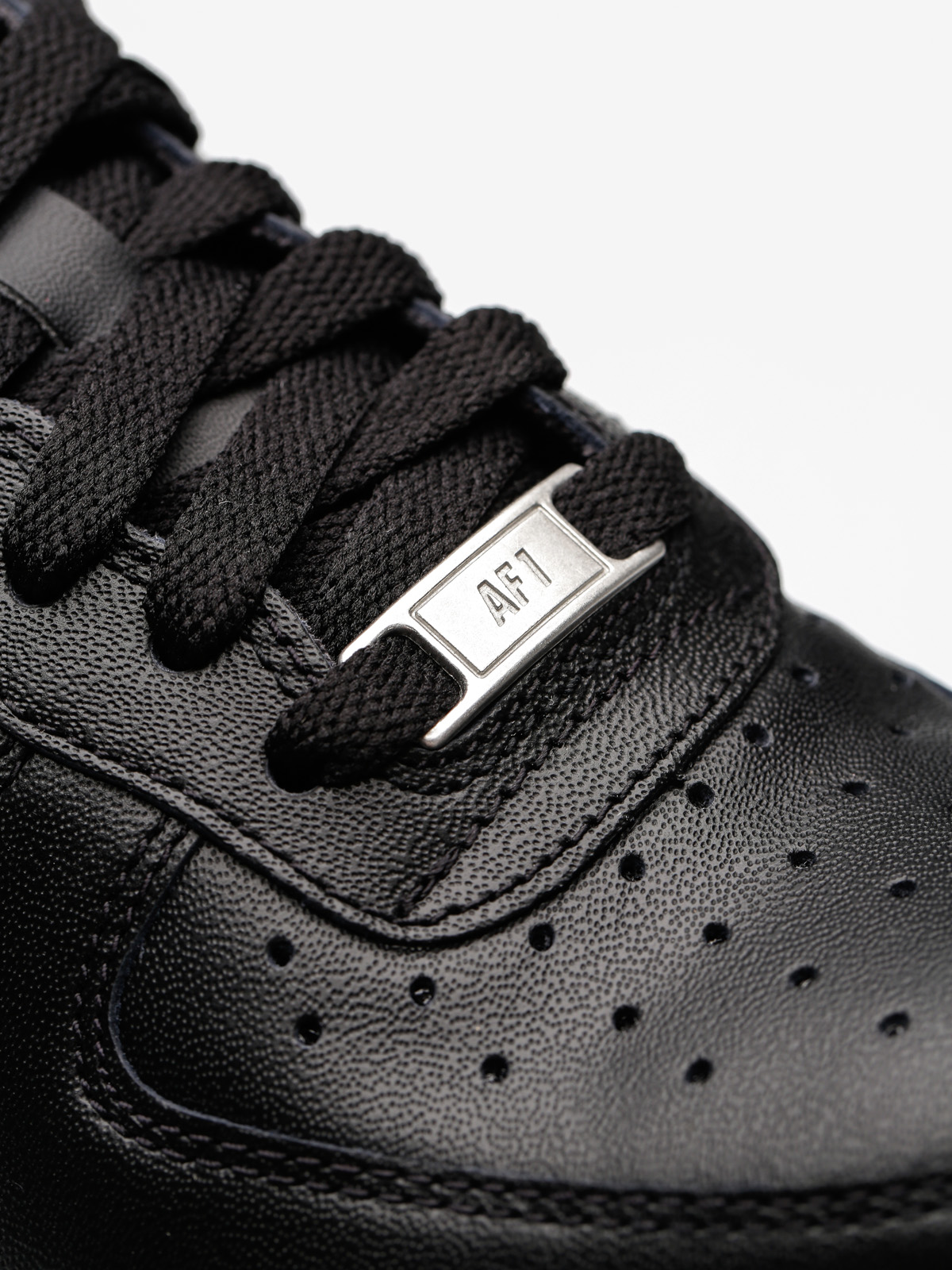 Topánky Nike Air Force 1 07 Wmn (black/black)