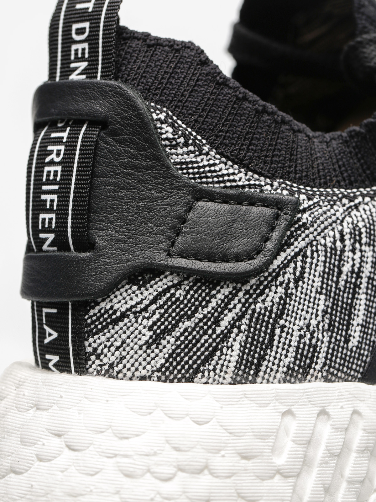 Topánky adidas Nmd R2 Pk (core black/core black/ftwr white)