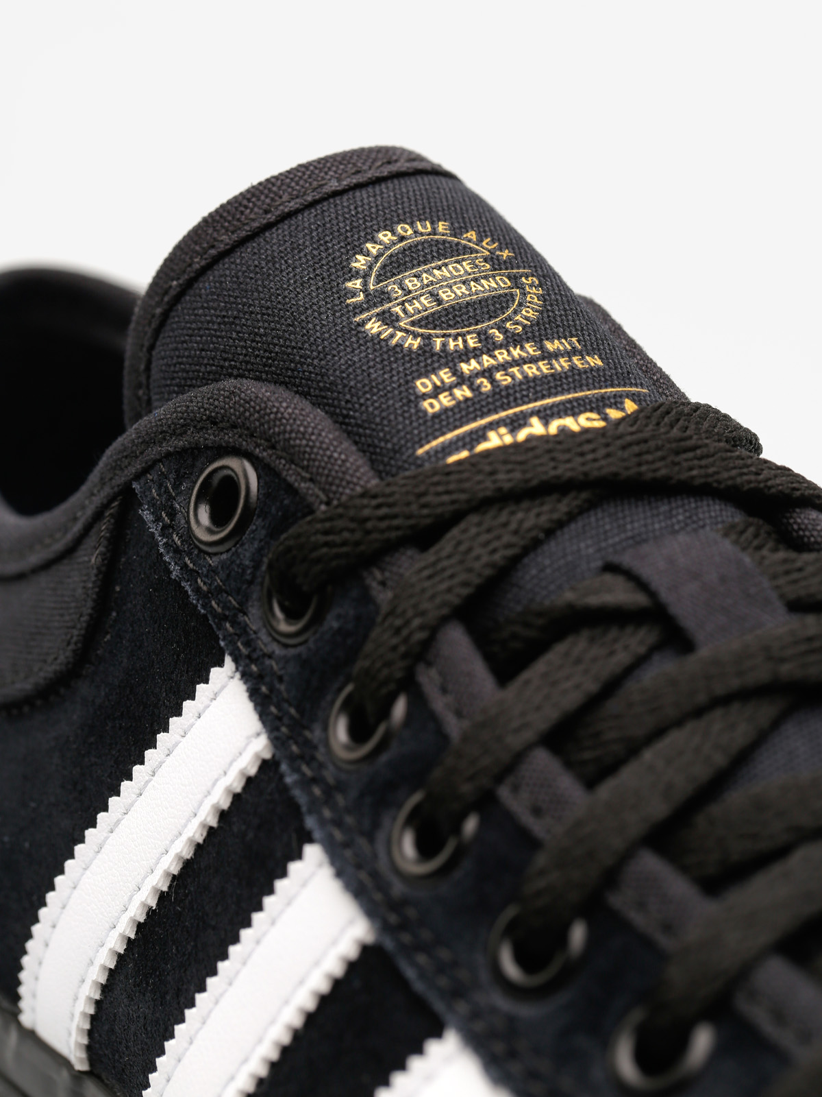 Topánky adidas Matchcourt (cblack/ftwwht/gum4)