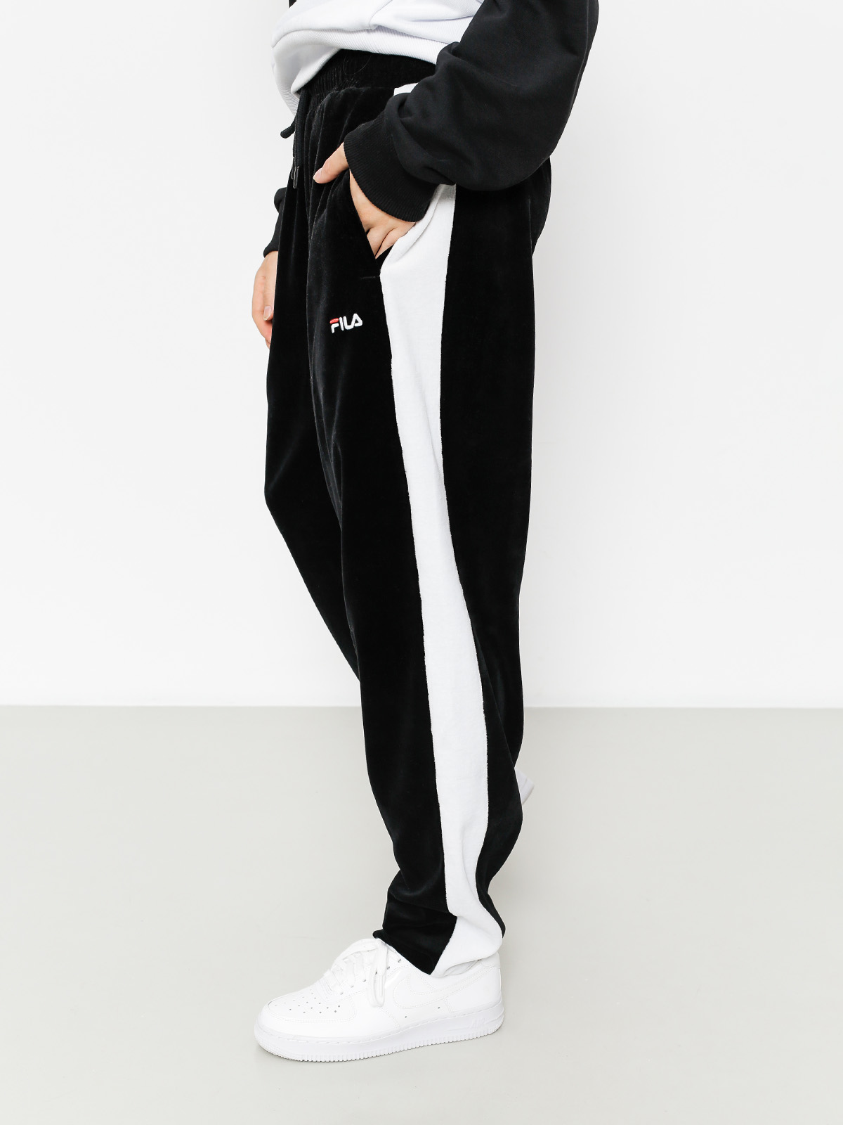 Nohavice Fila Kevin Velvet Track (black)