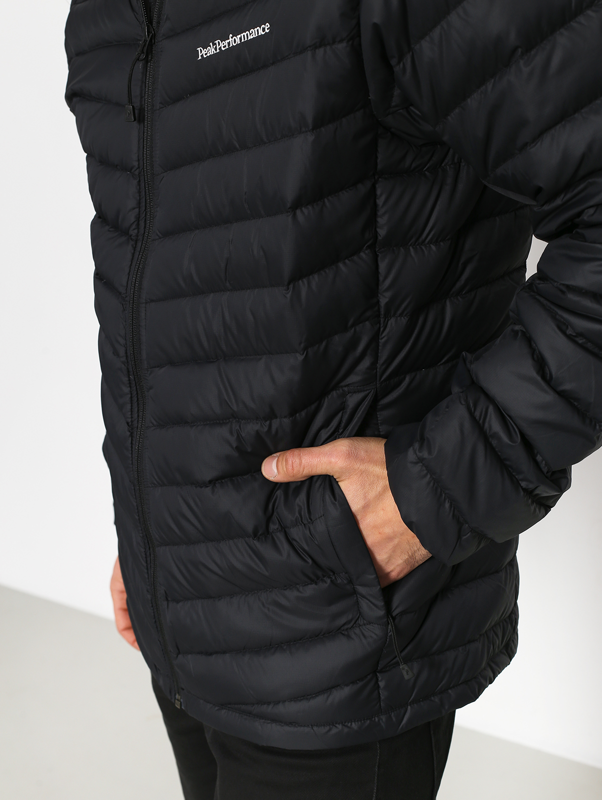 Bunda Peak Performance Frost Dh (black)